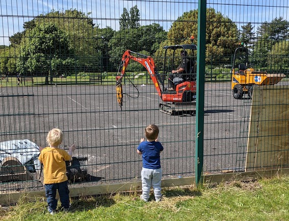 Milo and fellow digger enthusiast